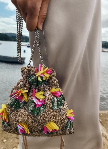 Imagen - Bolso con abalorios de Zara (35,99 euros)