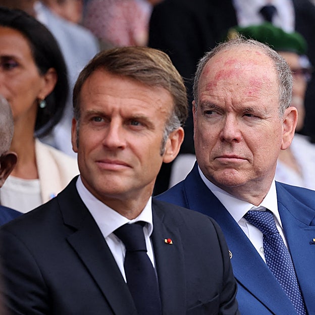 Preocupación por la salud de Alberto de Mónaco: en Francia sin Charlène y con extrañas manchas rojas en la cara