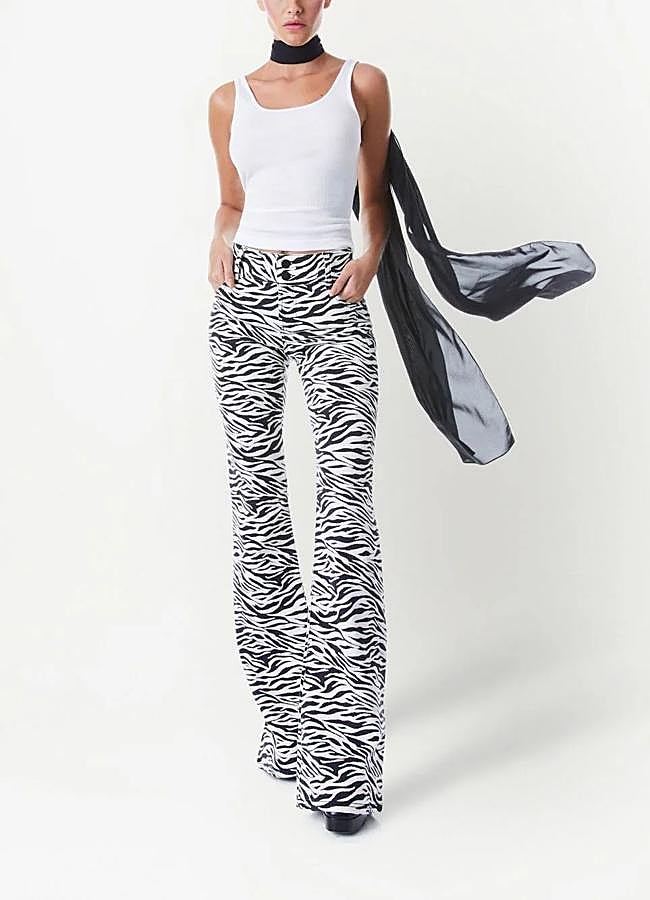 Imagen - Vaqueros campana con estampado de cebra de alice + olivia.