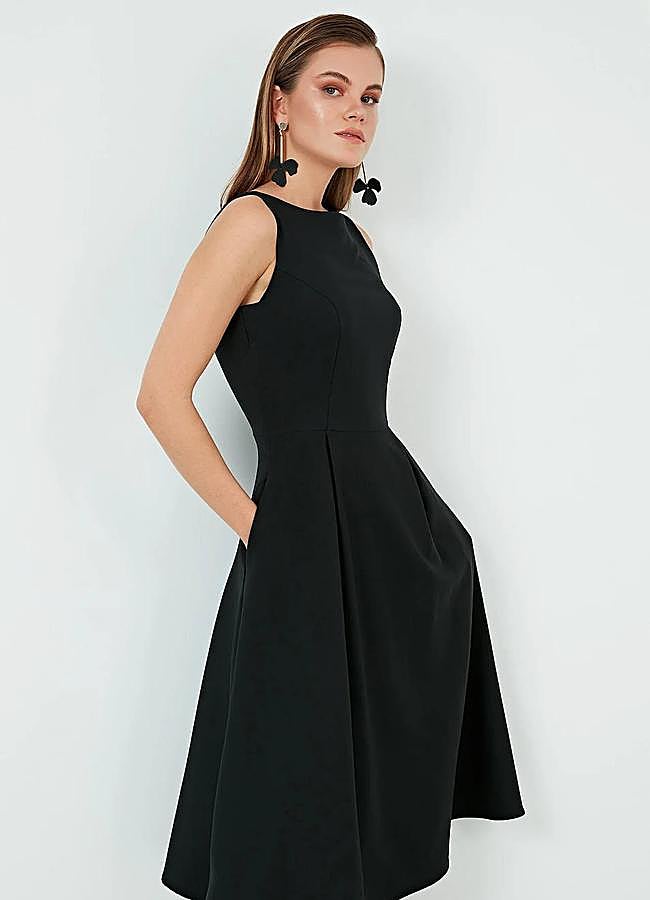 Imagen - Vestido negro con vuelo ladylike