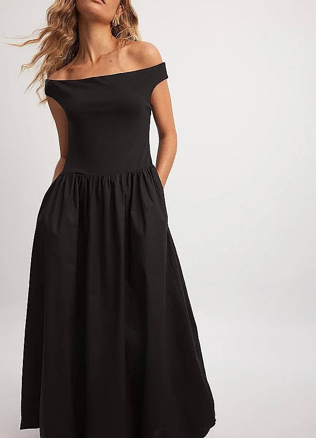 Imagen - Vestido negro con vuelo estilo bardot
