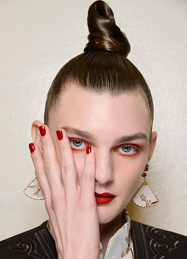 Imagen - Una manicura en color rojo. Foto: Launchmetrics spotlight