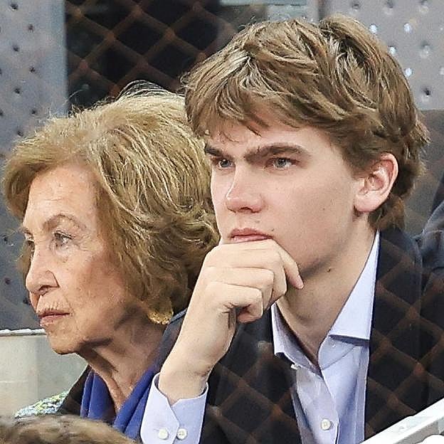 Miguel Urdangarin y su abuela, la reina Sofía. 