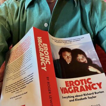 Imagen secundaria 1 - Tras graduarse en Ciencias Políticas y Filosofía, ahora Alejandra de Hanover estudia literatural 