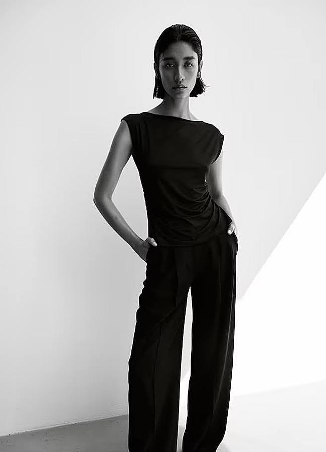 Imagen - Camiseta básica de escote barco con drapeados