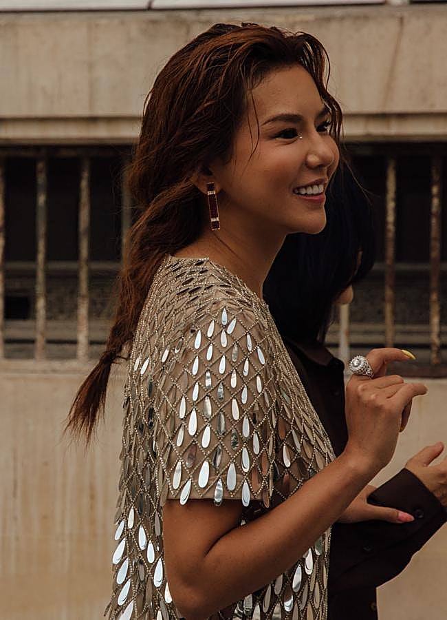 Imagen - Una mujer con el cabello cobrizo. Foto: Launchmetrics spotlight.