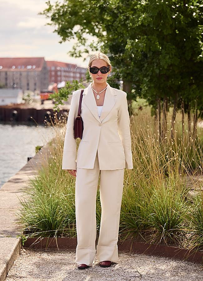 Imagen - Un look en tonos neutros.Foto: Launchmetrics spotlight.