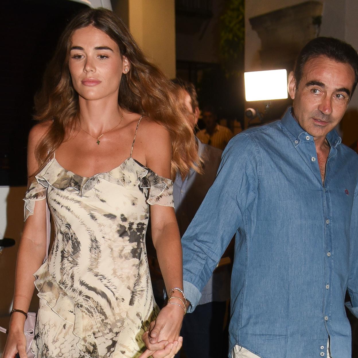 En la gira de despedida de los ruedos de Enrique Ponce podemos ver a una Ana Soria cada vez más adulta y despampanante. 