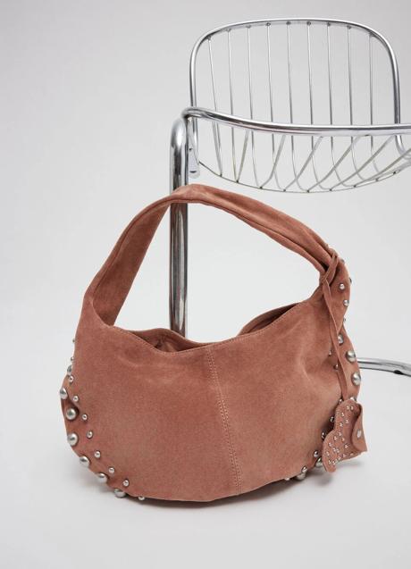 Imagen - Bolso con tachuelas de Parfois (49,99 euros)