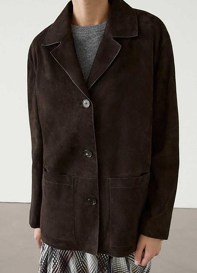 Imagen - Americana piel ante bolsillos de Massimo Dutti (269€)