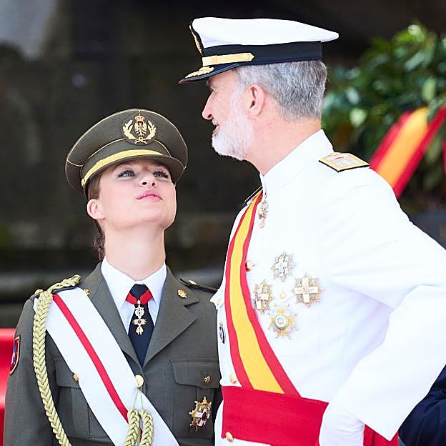 Leonor navegará en el buque escuela Juan Sebastián Elcano, igual que hizo su padre a su edad. 