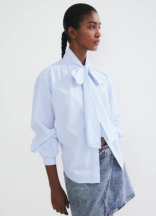 Imagen - Camisa de rayas azul con lazada en el cuello