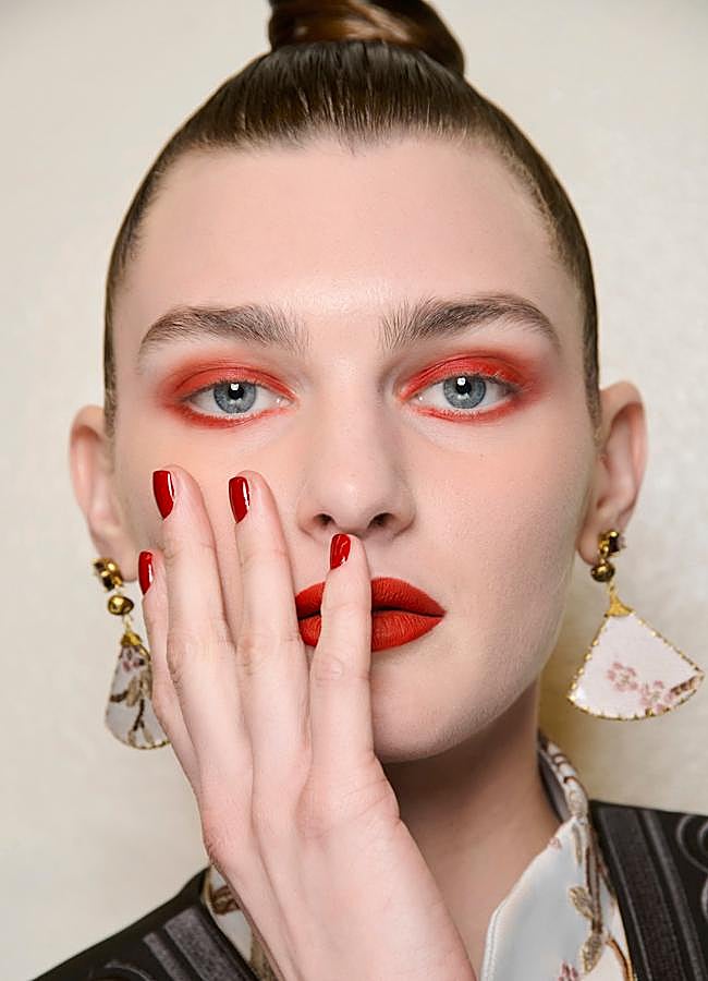 Imagen - Una manicura en color rojo. Foto: Launchmetrics spotlight.