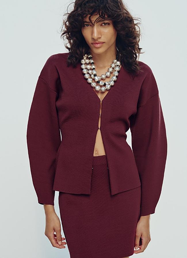 Imagen - Básicos en granate para el otoño (ZARA)