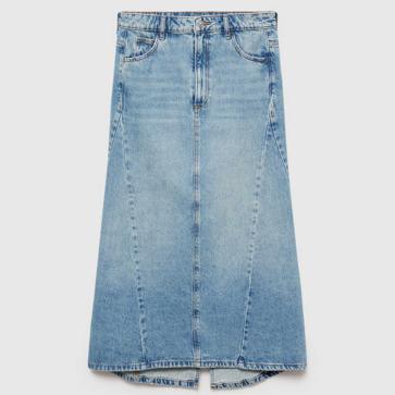 Imagen secundaria 1 - Camisa vaquera costuras de Mango (29,99€)/ Falda vaquera abertura de Mango (19,99€)