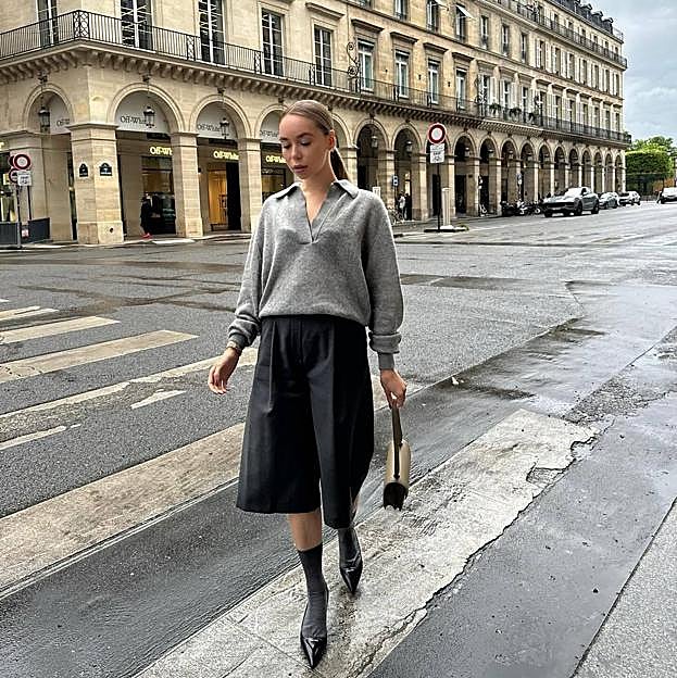 Los polos son el básico favorito de entretiempo para ir elegante a la oficina