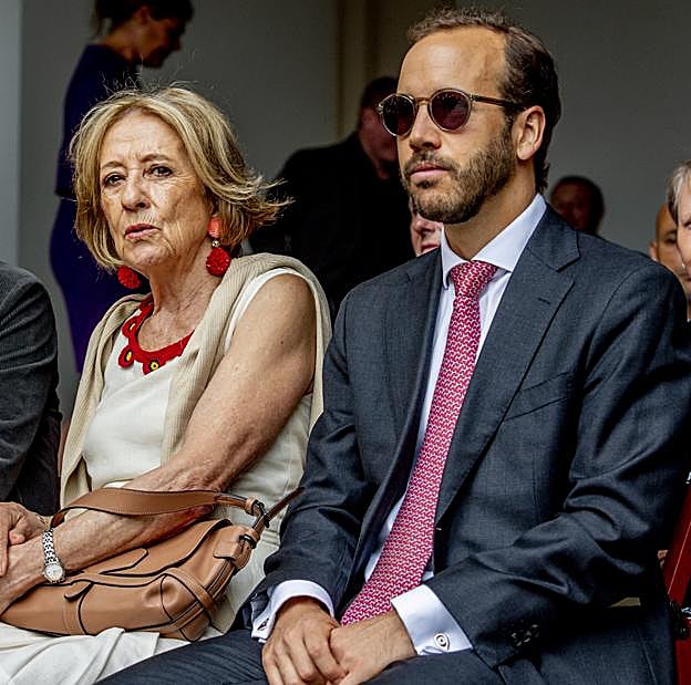 María del Carmen Cerruti, junto a su hijo Juan Zorreguieta, hermano de Máxima de Holanda. 