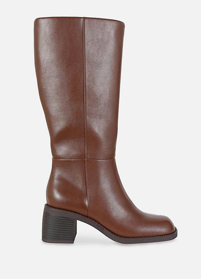 Imagen - Las botas de Primak marrones.