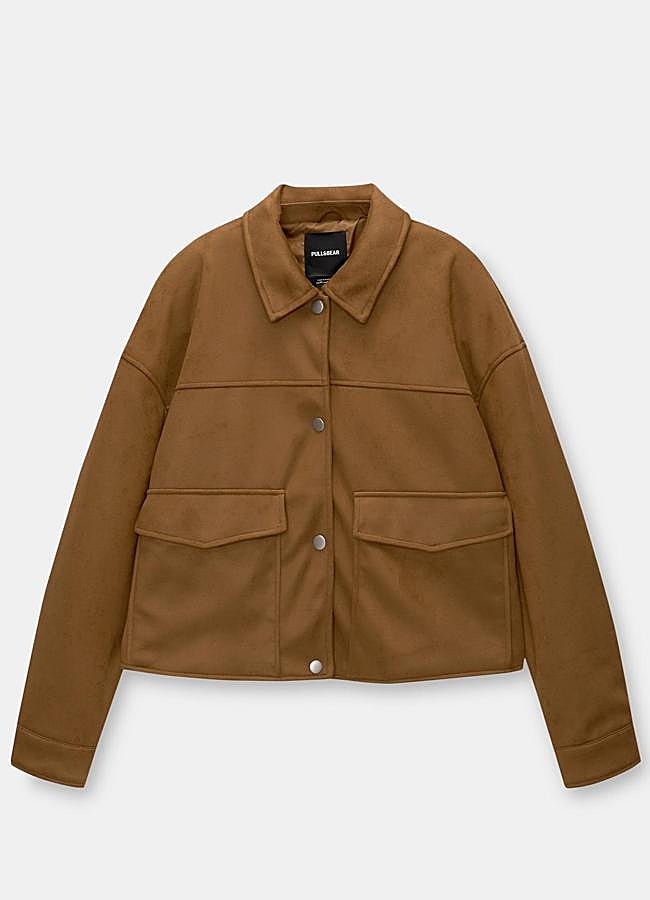 Imagen - Chaqueta de antelina de Pull&Bear, 29,99 euros.