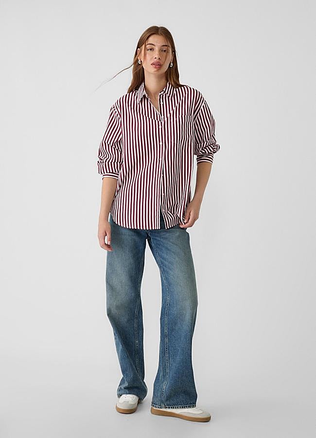 Imagen - Camisa roja y blanca de Stradivarius, 19,99 euros.