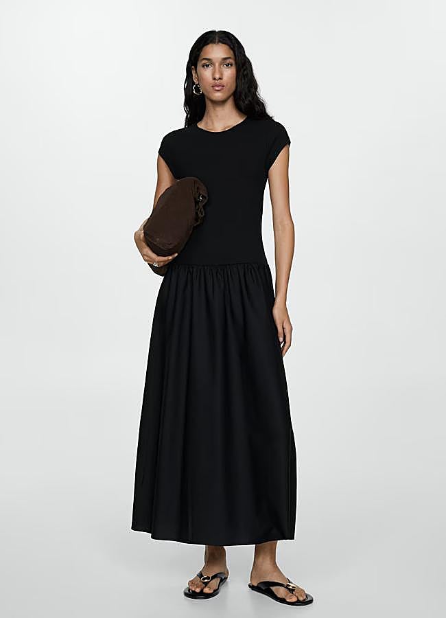 Imagen - Vestido midi de color negro de Mango.