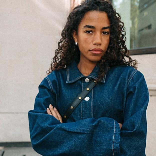El look total denim de Pull&Bear que ha arrasado en el street stlye de Londres: el conjunto perfecto para ir cómoda en otoño