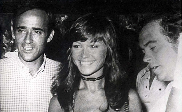 Pepa Flores, junto a Yeyo y Jorge Morán a su derecha.