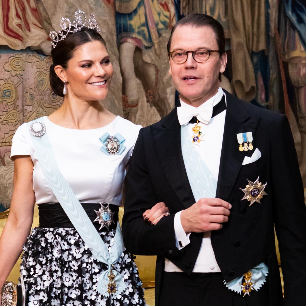 Los príncipes Victoria y Daniel de Suecia, en una cena de gala. 