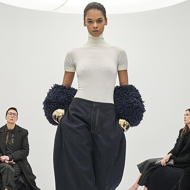 Cómo llevar la tendencia de los pantalones barril esta temporada