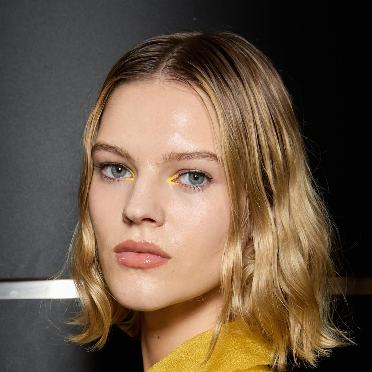 El corrector en formato sérum que hidrata y camufla ojeras