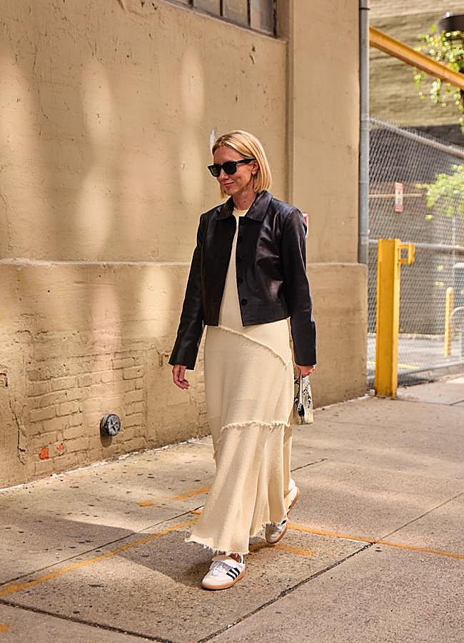 Imagen - Un look con vestido de punto y zapatillas. Foto: Launchmetrics spotlight.