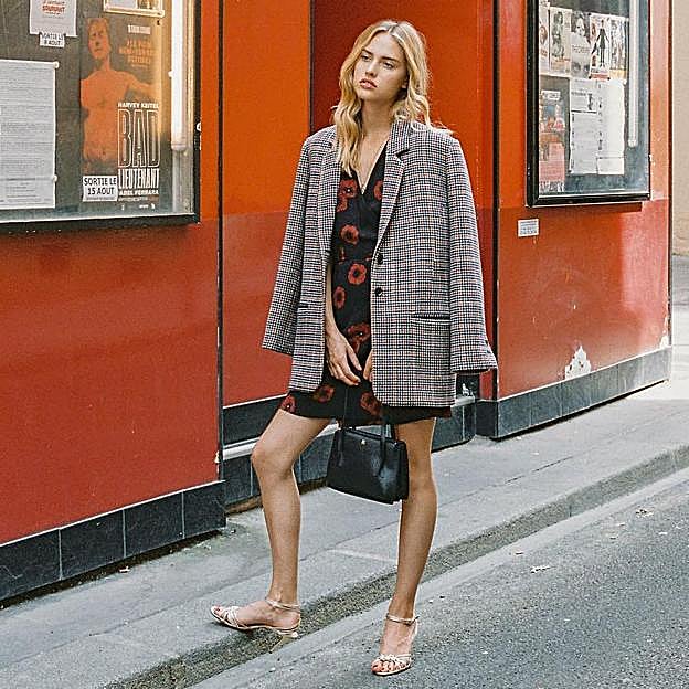 Las compras de la semana de Sfera: elegantes vestidos midi, pantalones que hacen tipazo y americanas de entretiempo