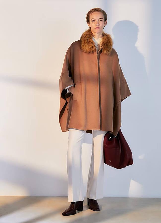 Imagen - Capa con cuello efecto pelo