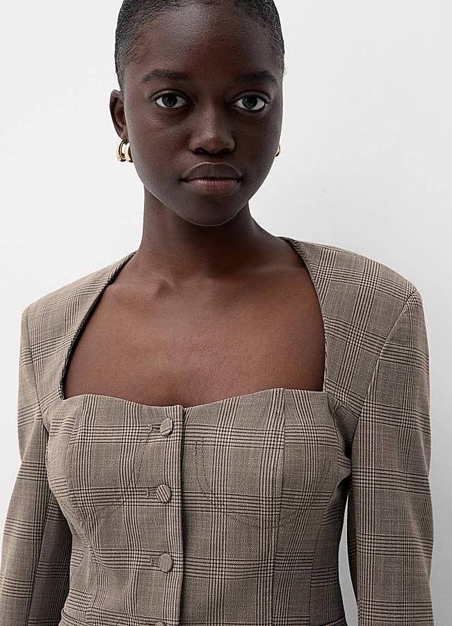 Imagen - Blazer estampada de cuadros con escote corazón