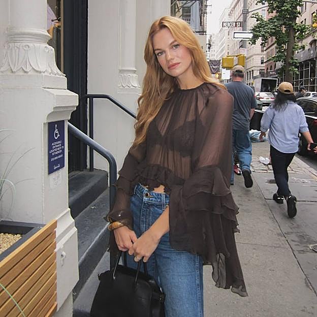 10 blusas para llevar el estilo boho con vaqueros este otoño y derrochar estilo