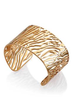 Imagen secundaria 2 - Pendientes botón cruzado de plata bañados en oro de OKsilver (69,95€ en El Corte Inglés)/ Collar doble bañado en oro 18k con topacio blanco de UNO de 50 (239€ en El Corte Inglés)/ Brazalete chic de acero calado de Viceroy (39€)