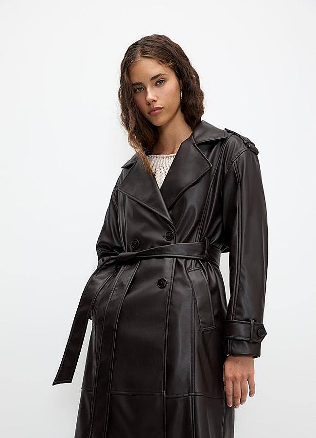 Imagen - Gabardina midi efecto piel en marrón con trabillas