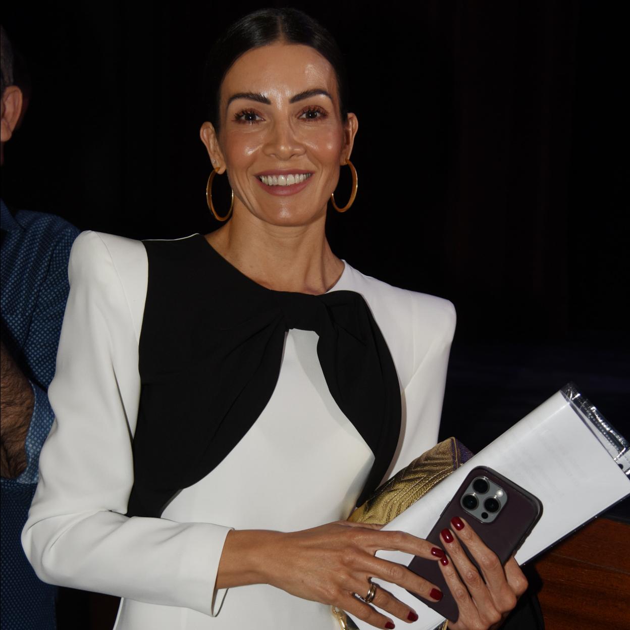 Virginia Troconis, esposa de Manuel Díaz El Cordobés, luce siempre los looks de invitada perfecta. 