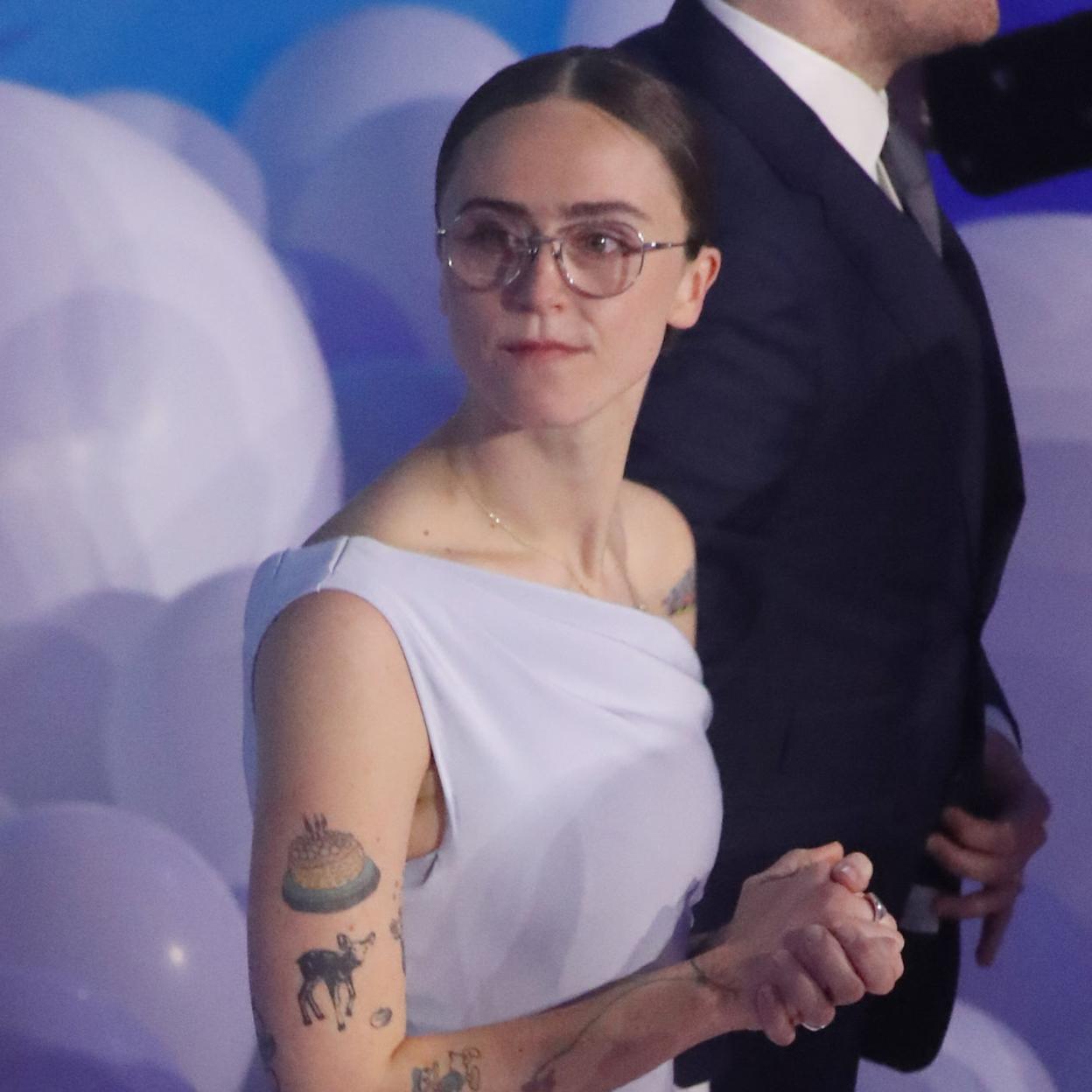 Ella Emhoff, hijastra de Kamala Harris, en la Convención Nacional Demócrata celebrada en Chicago.