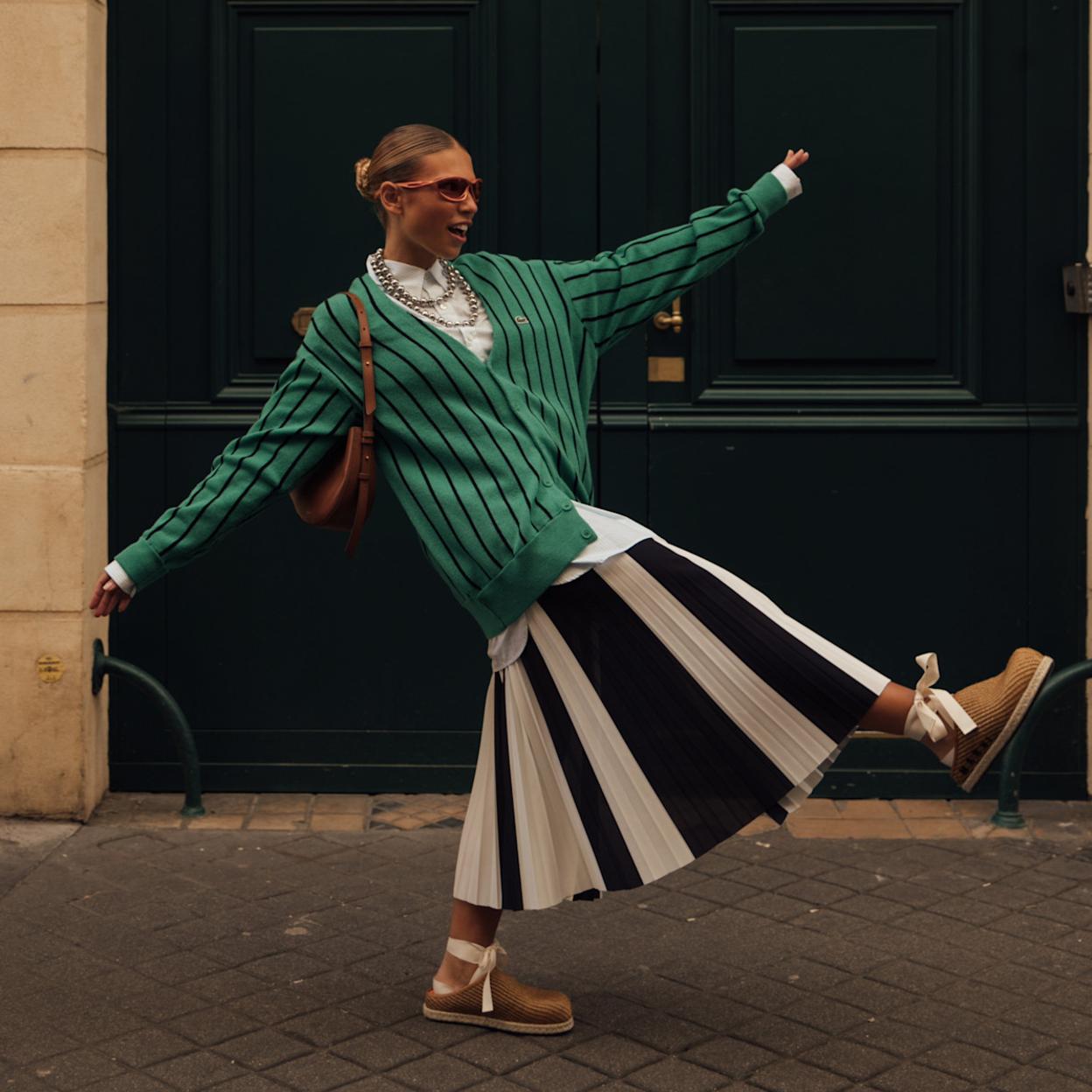 Influencer con falda original