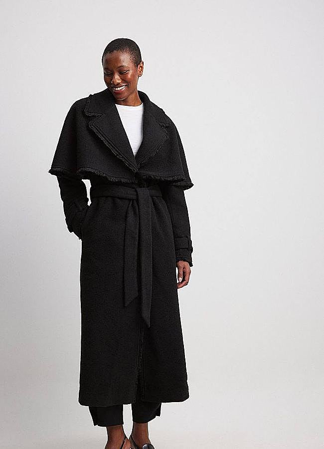 Imagen - Abrigo largo con capa adornado de flecos