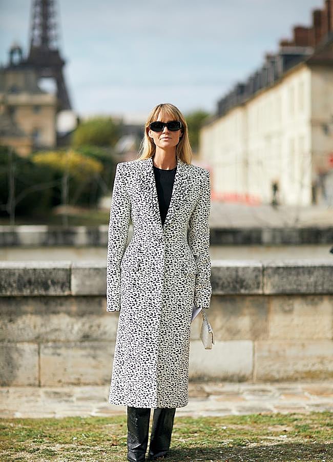 Imagen - Un look con abrigo de leopardo. Foto: Launchmetrics spotlight.