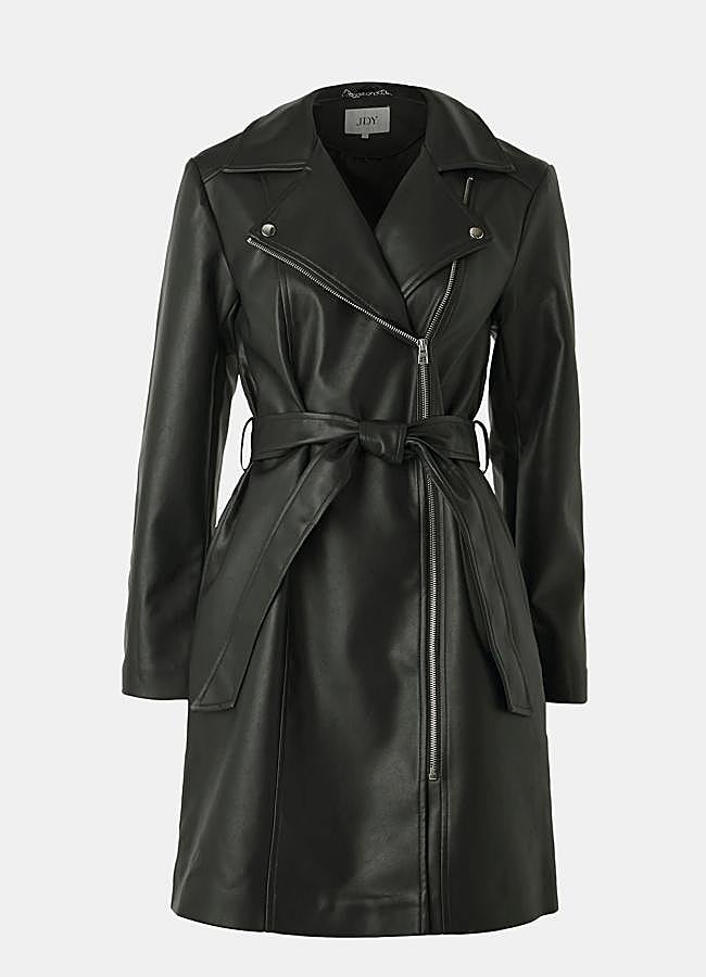 Imagen - Chaqueta larga negra de JDY, 52,49 euros, a la venta en Zalando.