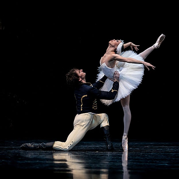 Un momento de la representación de El lago de los cisnes por el SF Ballet. 