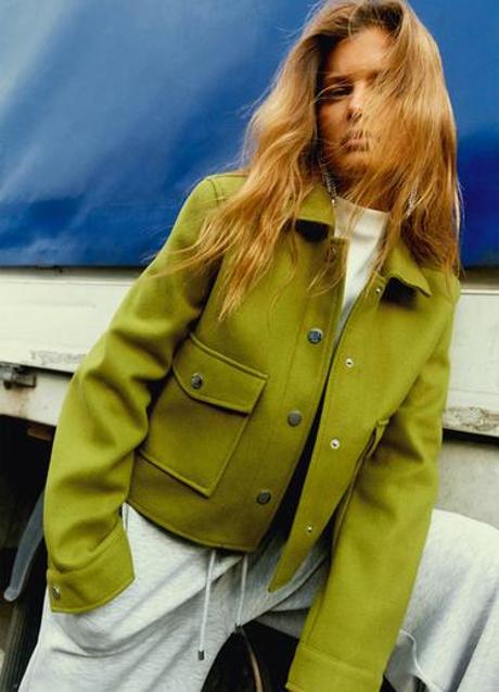 Imagen - Chaqueta corta de Stradivarius (29,99 euros)