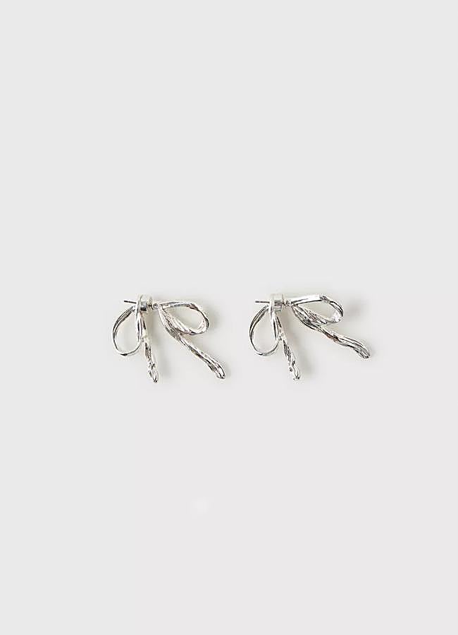 Imagen - Pendientes de lazo de Zara Z3D (5,95 euros).