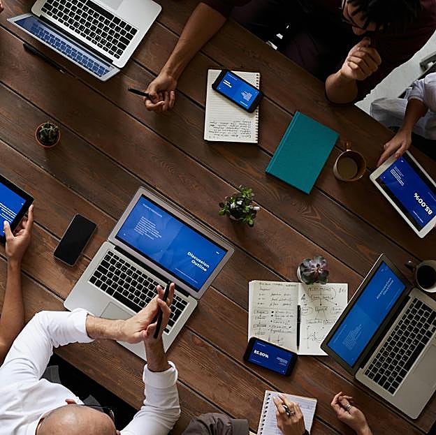 Trabajar: Un amor no correspondido, el libro que necesitas para replantearte tu futuro profesional