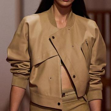 Imagen secundaria 1 - Cazadoras de cuero de Chanel, Hermès y Lacoste.