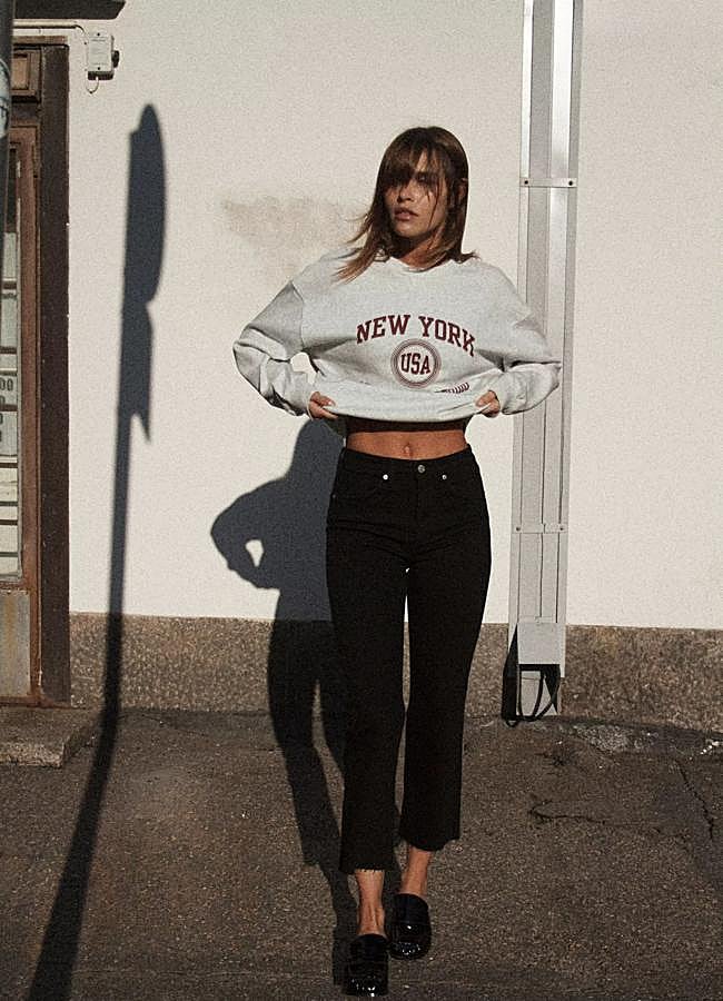 Imagen - Vaqueros negros tobilleros con campana