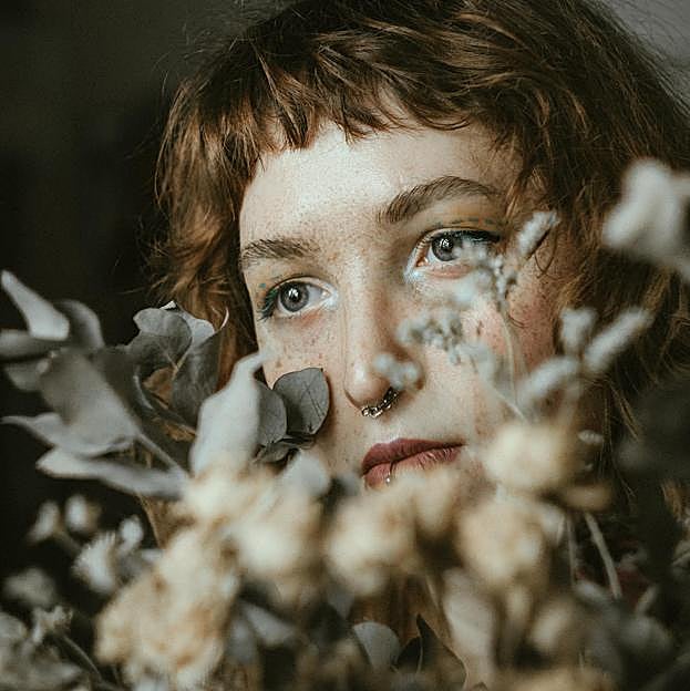 Puedes mejorar tu estado de ánimo al levantarte. 